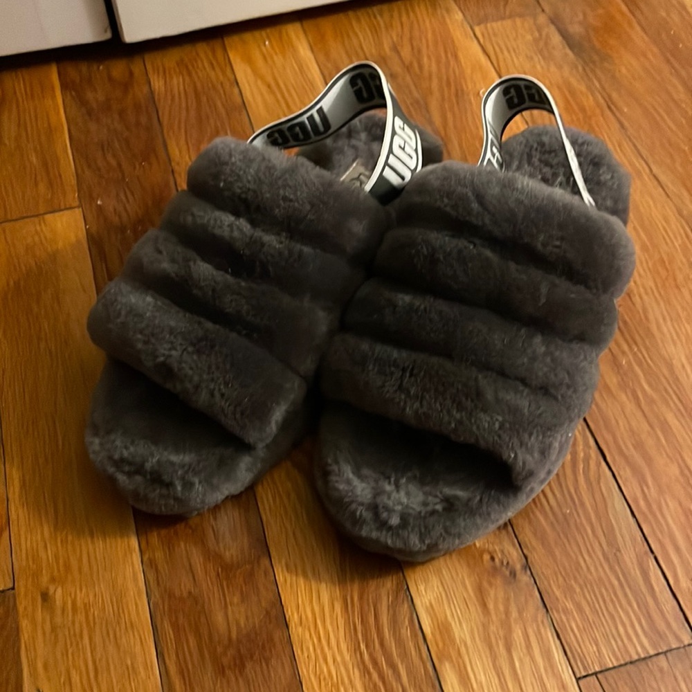 UGG Fluff Yeah Slippers Size 7